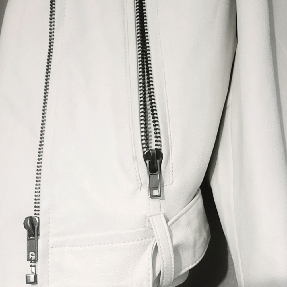 Kendall & Kylie, Large, Winter White (creme) Moto Jacket